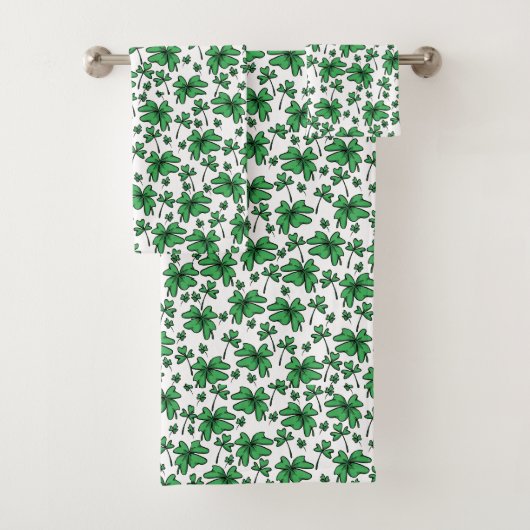 Shamrocks Clover Pattern Bad Handdoek (Insitu)