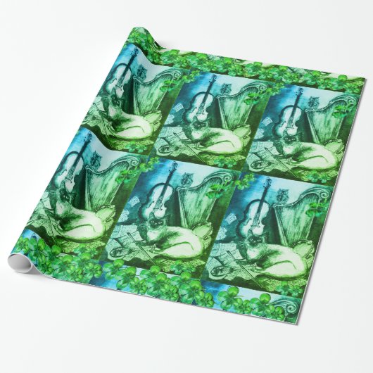 Shamrocks en St.Patrick's Day Cat Making Music Cadeaupapier (Uitgerold)