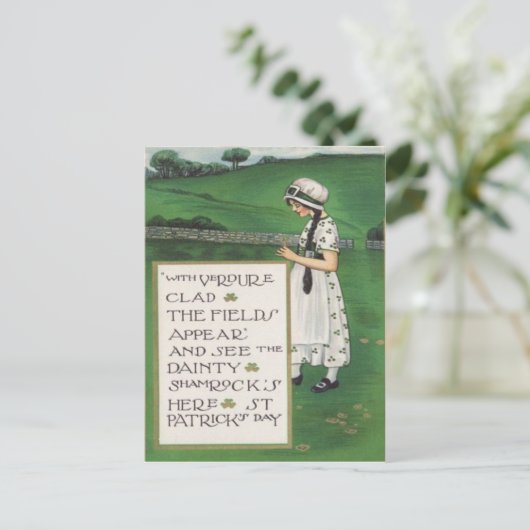  Shamrocks Girl Field St Patrick's Day Kaart (Staand voorkant)