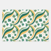 Shamrocks & Leprechauns op Mosterdgeel Inpakpapier Vel (Voorkant 3)