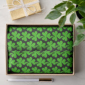 Shamrocks op zwart tissuepapier (Geschenk)