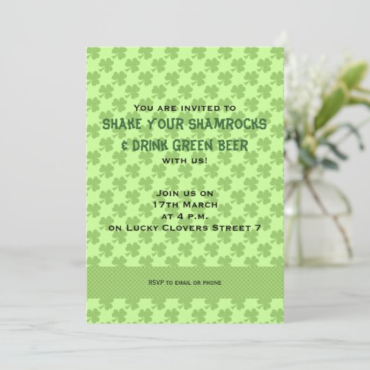 Shamrocks Polka stipt de uitnodiging van Patrick's (Staand voorkant)