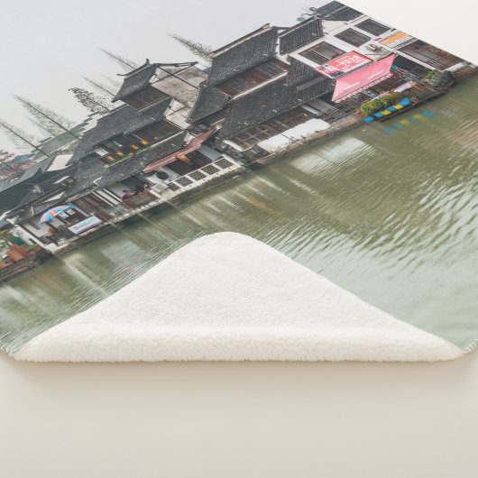 Shanghai, China, Mar 30, 2017, Wooden histc bui Sherpa Deken (3/4)