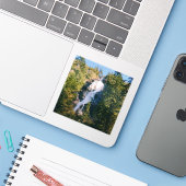 Shannon-waterval, Squamish, Canada  Sticker (Laptop met iPhone)