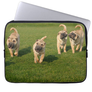 Shar Pei-Puppies afspelen Laptop Sleeve