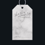 'Share a Memory' Modern Script Wedding Marble Cadeaulabel<br><div class="desc">Voeg een persoonlijk tintje toe aan uw bruiloft met een modern script bruiloft advies en wenst label kaart. Label Deze geheugenkaart heeft de titel 'share a memory' in grey modern script font style en details in grey modern sans serif font style op een wit marmeren achtergrond.</div>