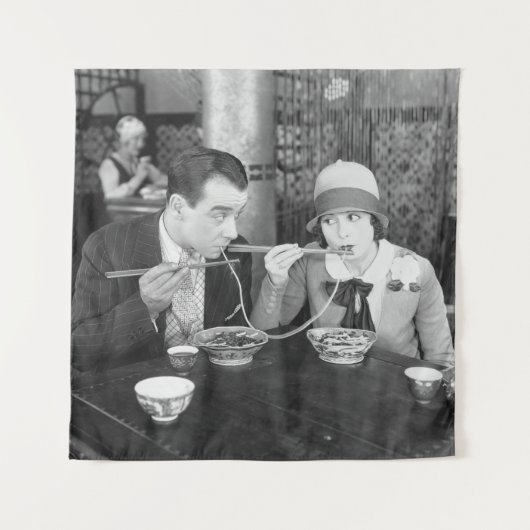 Sharing a noodle a restantvintvinto, fo wandkleed (Voorkant)