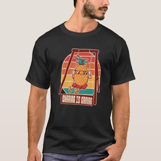 Sharing is Caring Ananas Swinger Swinging Summ T-shirt (Voorkant)