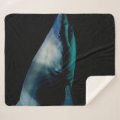 SHARK AGAINST BLACK BACKGROUND SHERPA DEKEN (Voorkant (horizontaal))