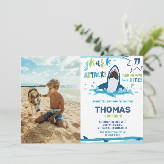 Shark Attack Birthday Party Shark Boys Pool Foto Kaart (Staand voorkant)