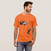 Shark Attack op een  Helmet Diving Diver URM T-shirt (Voorkant volledig)