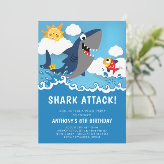 Shark Attack Pool Party Verjaardag Uitnodiging (Staand voorkant)