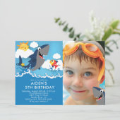 Shark Attack Pool verjaardagsuitnodiging Kaart (Staand voorkant)
