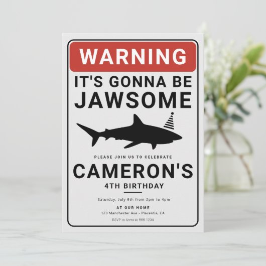 Shark Attack Verjaardag Pool Party Uitnodiging (Staand voorkant)