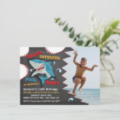 Shark Birthday Swimming Pool Party Invitations Kaart (Staand voorkant)