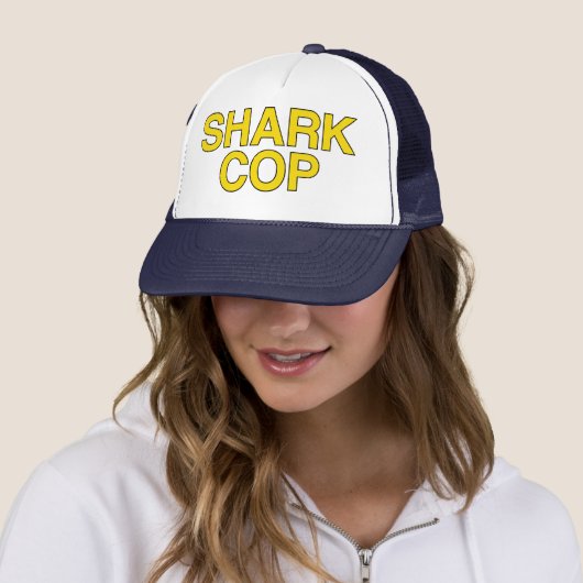 SHARK COP slogan pet (In situ)