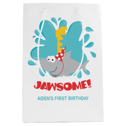 Shark First Birthday Gift Bag Medium Cadeauzakje (Voorkant)