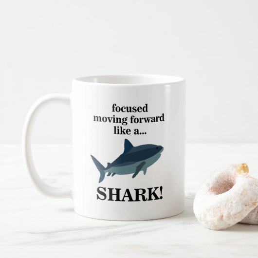 Shark focuste zich vooruit als een haai koffiemok (Met donut)