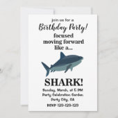 Shark focuste zich vooruit als een verjaardag van kaart (Voorkant)