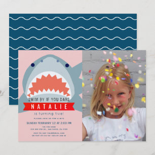 Shark Pink & Navy Blue Pool Foto Meisje Verjaardag Kaart