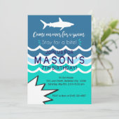 Shark Pool Party Swim Invitation Boys Summer Kaart (Staand voorkant)