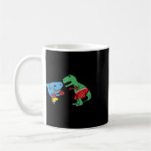 Shark Punching T-rex dinosaurus Funny Fighting Box Koffiemok (Links)