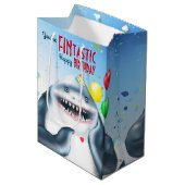 Shark Theme Fintastic Kids Birthday Medium Cadeauzakje (Voorkant Gekanteld)