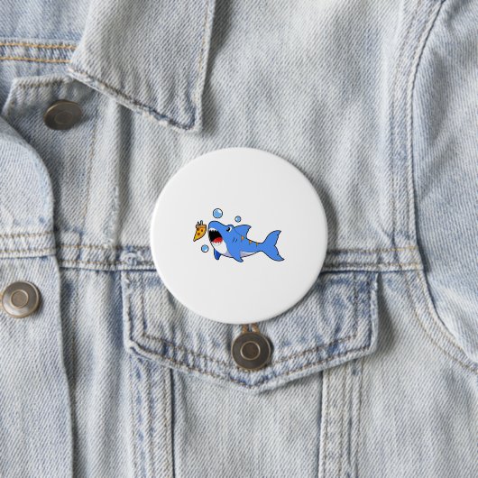 Shark with Pizza as Bait Ronde Button 7,6 Cm (In situ)