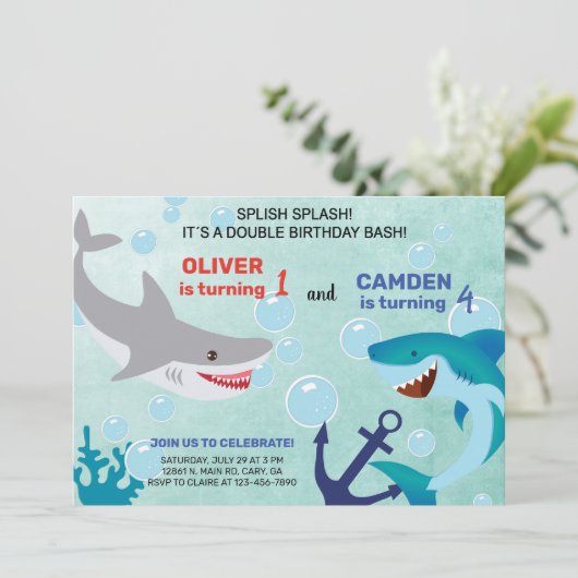 Sharks siblings boy verjaardagsuitnodiging. kaart (Staand voorkant)