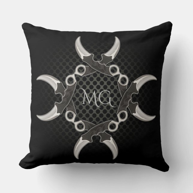 Sharp Edges Monogrammed Curved Blades Kussen (Voorkant)
