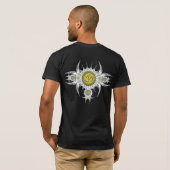 Sharpozia Zilveren Om-shirt T-shirt (Achterkant volledig)