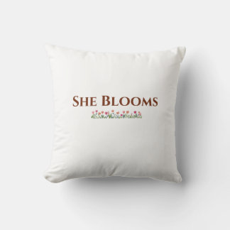 She Blooms Decorative Floral Throw Pillow Kussen