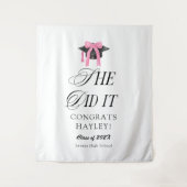 She Did It Coquette Girly Graduation Party Wandkleed (Voorkant)