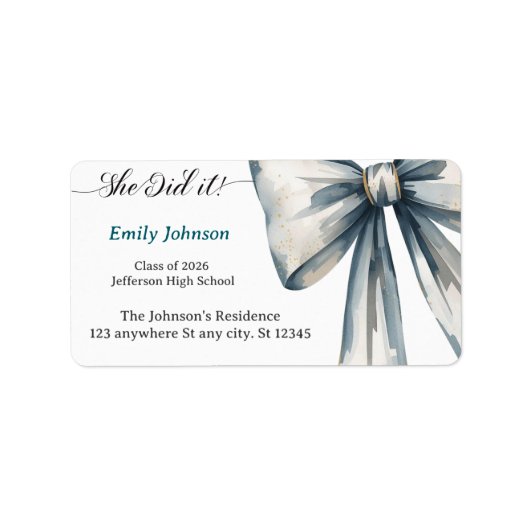 She did it Graduation invitation Photo Blue Bow Etiket (Voorkant)