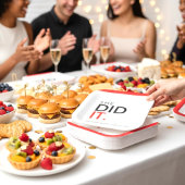 She Did It Red minimal Graduation Paper Plate Papieren Bordje