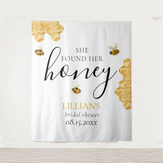 She Found Her Honey Bee Bridal Shower Backdrop  Wandkleed (Voorkant)