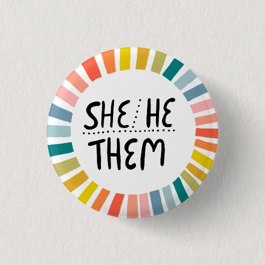 SHE/HE/THEM Pronouns Rainbow Handgeschreven Pride Ronde Button 3,2 Cm (Voorkant)