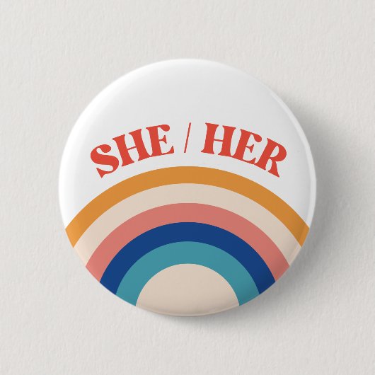 SHE/HER Pronouns Rainbow Circle Button (Voorkant)