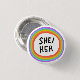 SHE/HER Pronouns Rainbow Cirkel Ronde Button 3,2 Cm