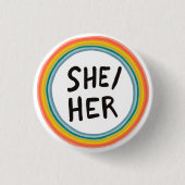 SHE/HER Pronouns Rainbow Soft Circle Button (Voorkant)