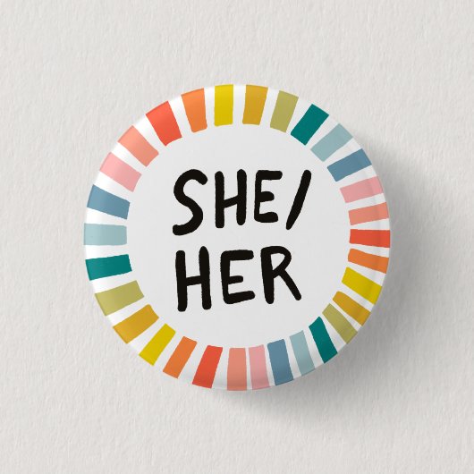SHE/HER Pronouns Rainbow Soft Circle Rings Ronde Button 3,2 Cm (Voorkant)