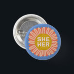 SHE / HER Pronouns Sunflower Daisy Pride Ronde Button 3,2 Cm<br><div class="desc">Decoreer je outfit met deze coole kunstknop. Het is een geweldig cadeau! U kunt het aanpassen en tekst ook toevoegen. Bekijk mijn winkel voor veel meer kleuren en patronen! Laat me weten of je ook iets op maat wilt.</div>