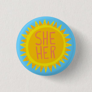 SHE / HER Pronouns Sunshine Pride Handgeschreven Ronde Button 3,2 Cm