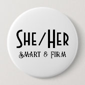 SHE/HER Smart en stevige ronde witte Button (Voorkant)