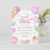 She is a Sweet One Birthday Party Invitation Kaart (Staand voorkant)