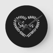 She Is Loved Courageous Fierce Brave Strong Fearle Ronde Klok (Voorkant)