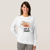She Is Power – Desert Aura Vrouwelijke Kunst met V T-shirt (Voorkant volledig)
