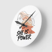 She Is Power – Desert Tones Vrouwelijke lijnkunst Ronde Klok (Hoek)