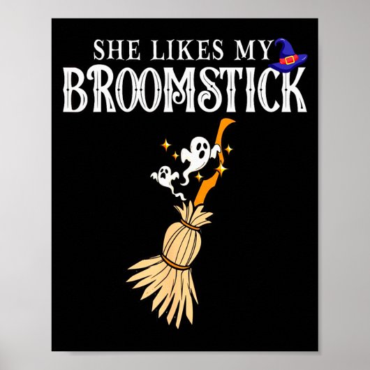 She Likes My Broomstick I Love Her Pumpkins Couple Poster (Voorkant)