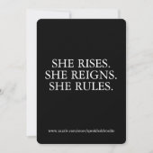 She Reigns Card – Motivational Feminist Quote Gift Feestdagenkaart (Voorkant)